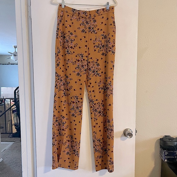 Floral Crepe Ruthie Pant - Picture 3 of 16